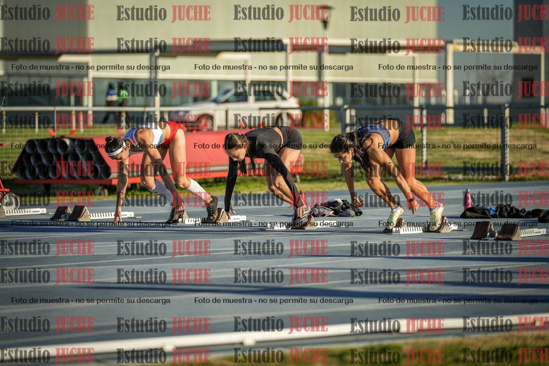 Fotos de los 100 m con vallas de mujeres - heptatlón 1