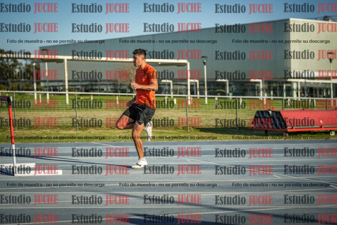 Fotos de los 110 m con vallas de varones - decatlón 6