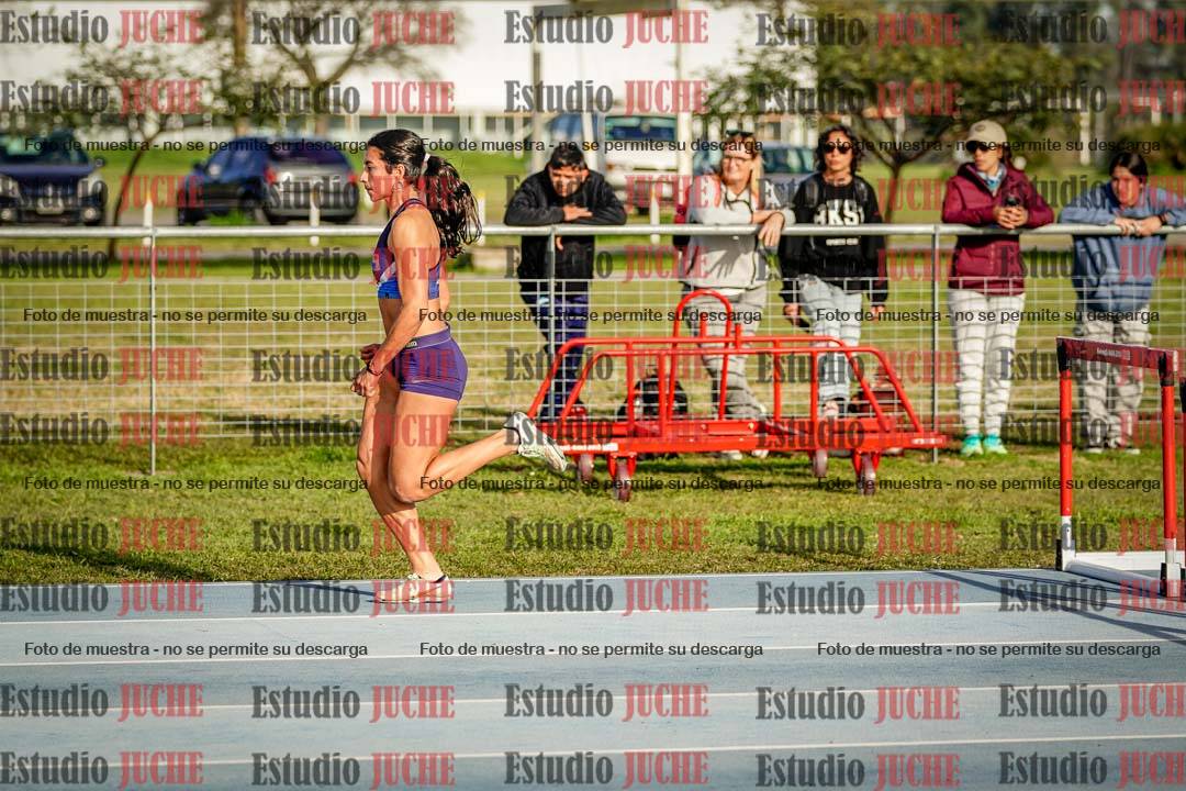 Fotos de los 100 m con vallas de mujeres - heptatlón 1