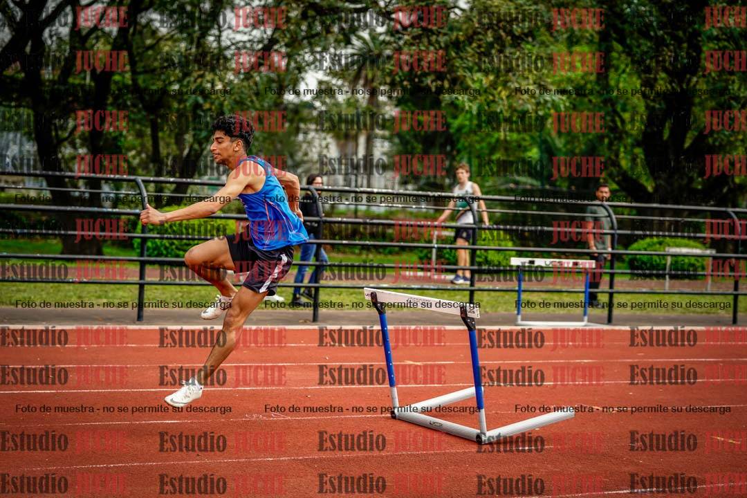 Fotos de los 110 m con vallas de varones - octatlón 5
