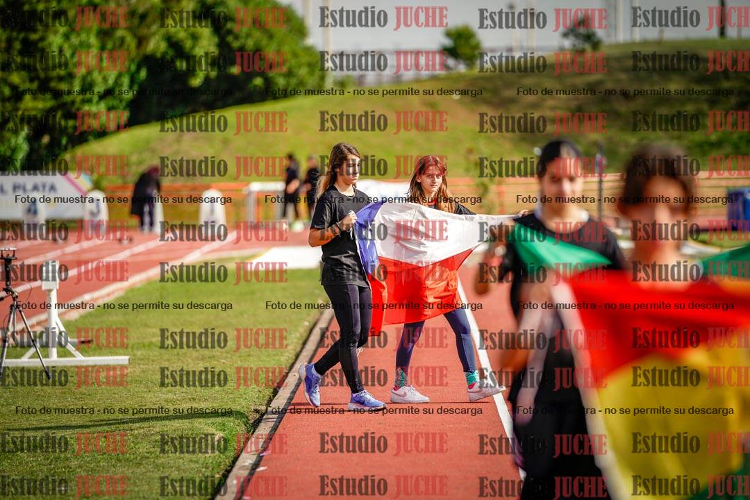 Fotos de algunos extras y podios del día 1