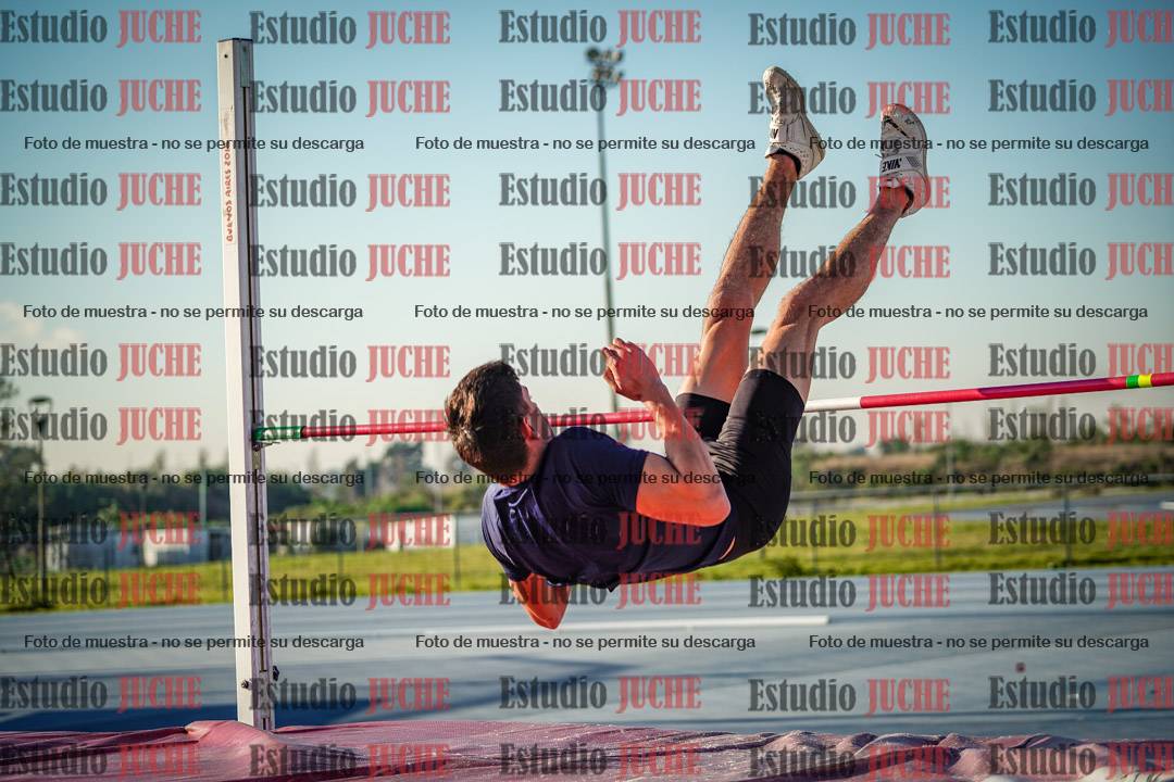 Fotos del salto en alto de varones