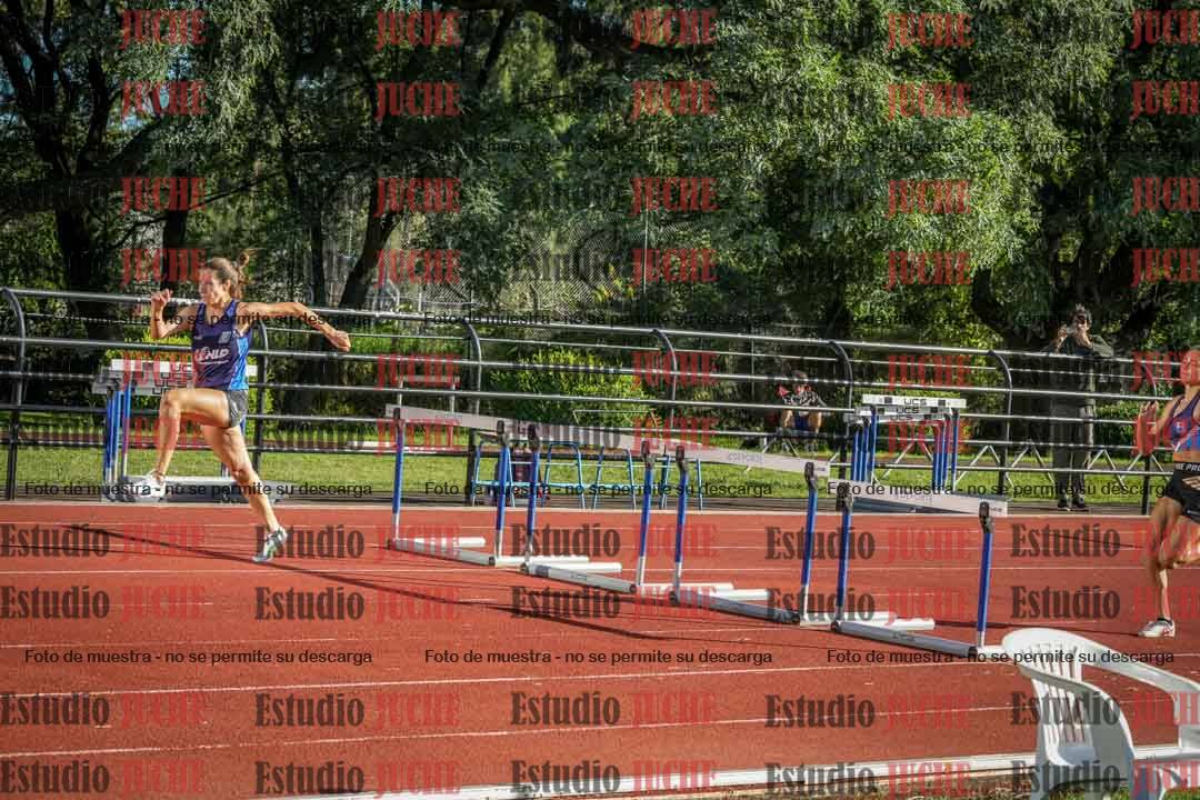Fotos de los 100 m con vallas de mujeres - heptatlón 1