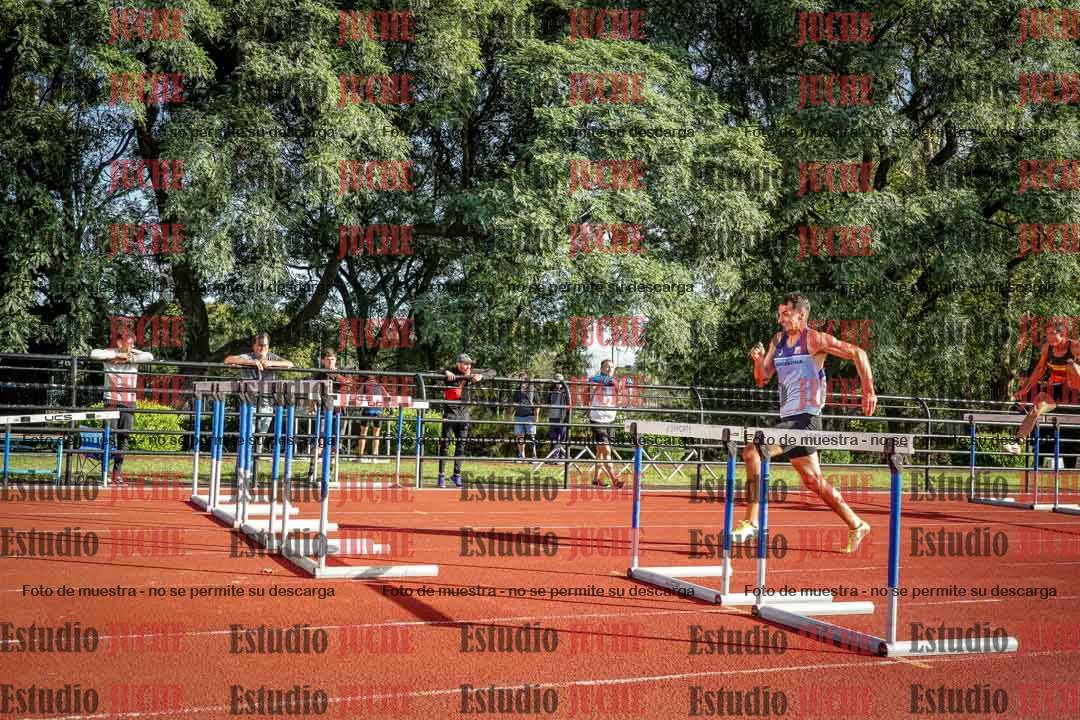 Fotos de los 110 m con vallas de varones - decatlón 6