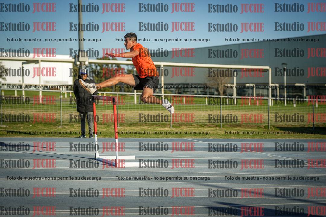Fotos de los 110 m con vallas de varones - decatlón 6