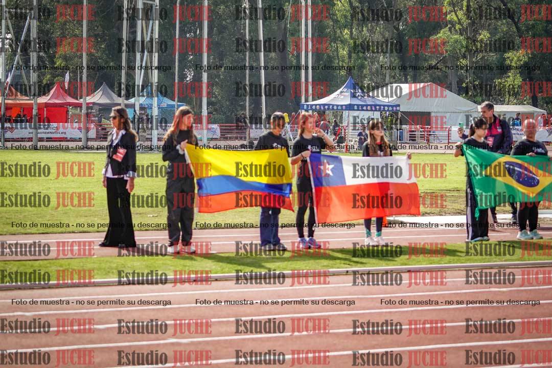 Fotos de algunos extras y podios del día 1