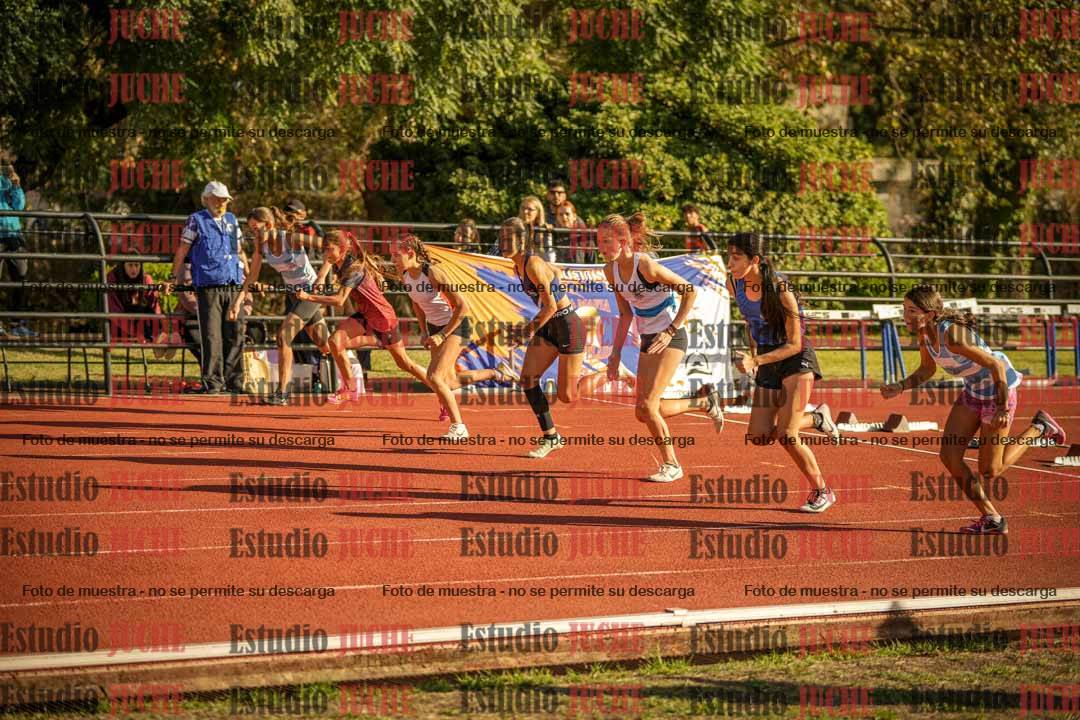 Fotos de los 80 m con vallas de mujeres - U16
