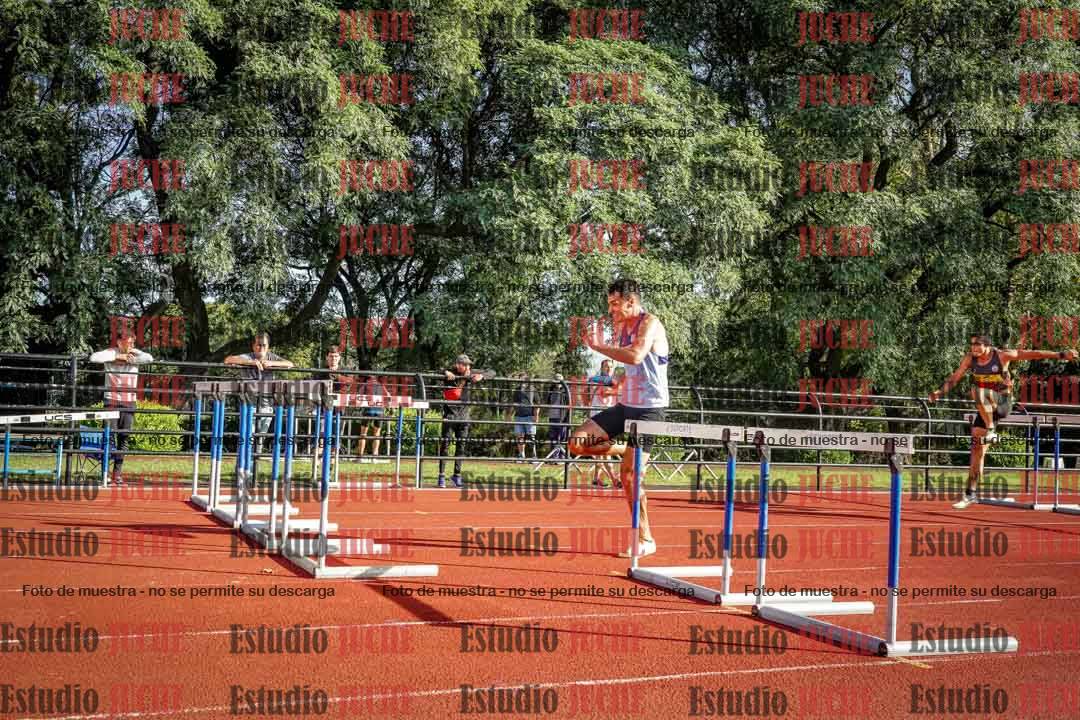 Fotos de los 110 m con vallas de varones - decatlón 6