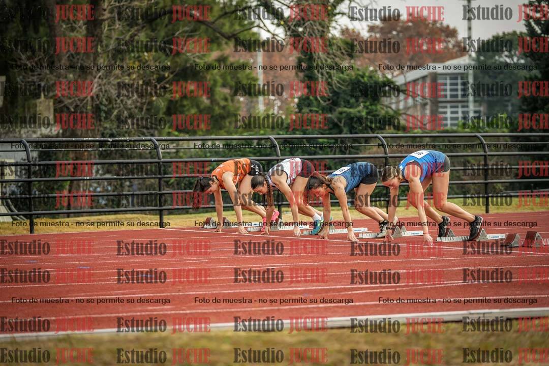Fotos de los 100 m con vallas de mujeres - heptatlón 1
