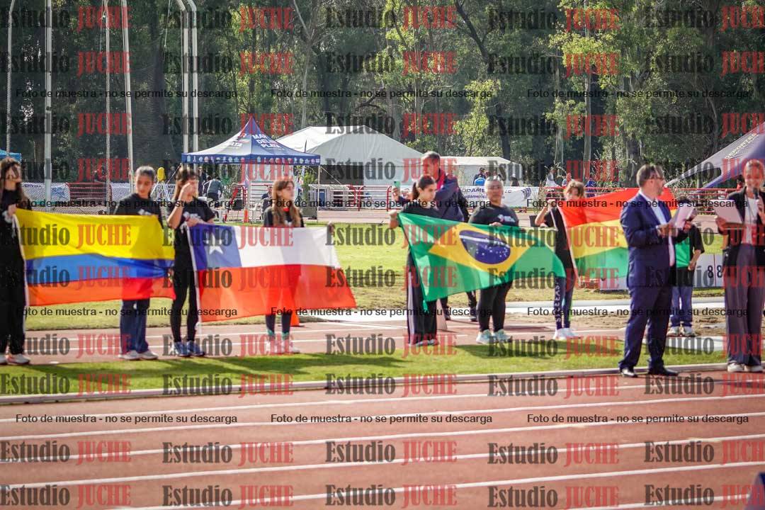 Fotos de algunos extras y podios del día 1