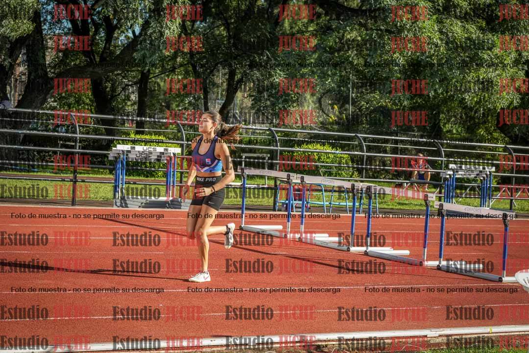 Fotos de los 100 m con vallas de mujeres - heptatlón 1