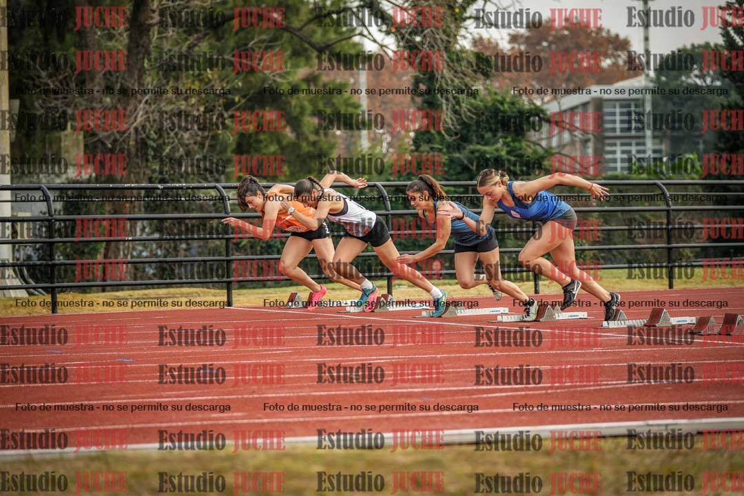 Fotos de los 100 m con vallas de mujeres - heptatlón 1