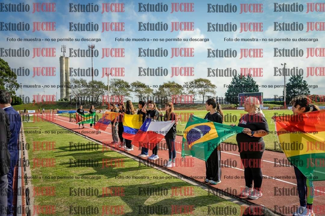 Fotos de algunos extras y podios del día 1