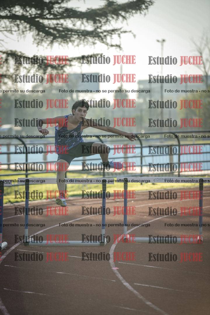 Fotos de los 295 m con vallas de varones
