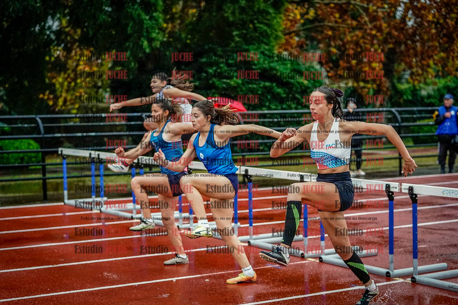 Fotos de los 100 m con vallas de mujeres - heptatlón 1
