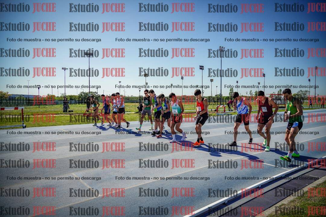 Fotos de los 5000 m de mujeres y varones - serie 1