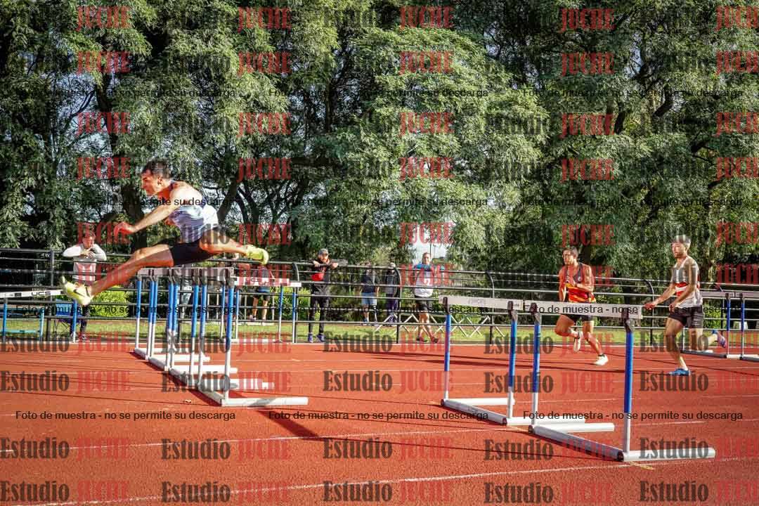 Fotos de los 110 m con vallas de varones - decatlón 6