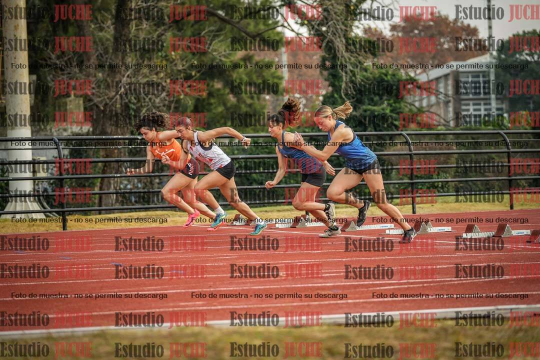 Fotos de los 100 m con vallas de mujeres - heptatlón 1