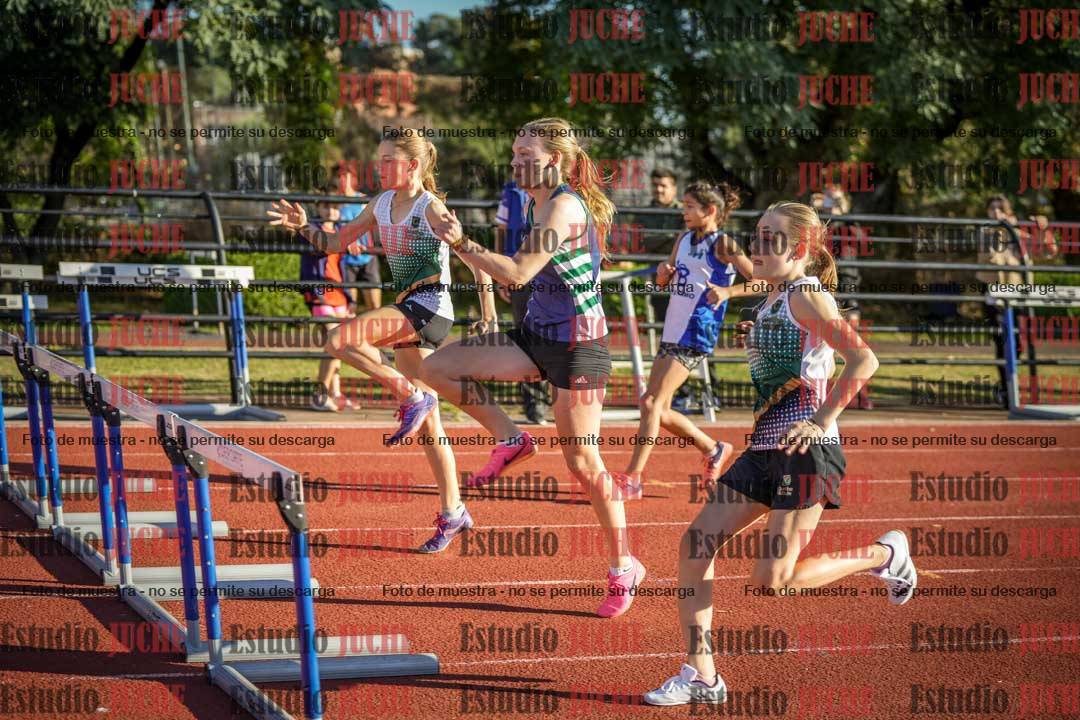 Fotos de los 80 m con vallas de mujeres - U16