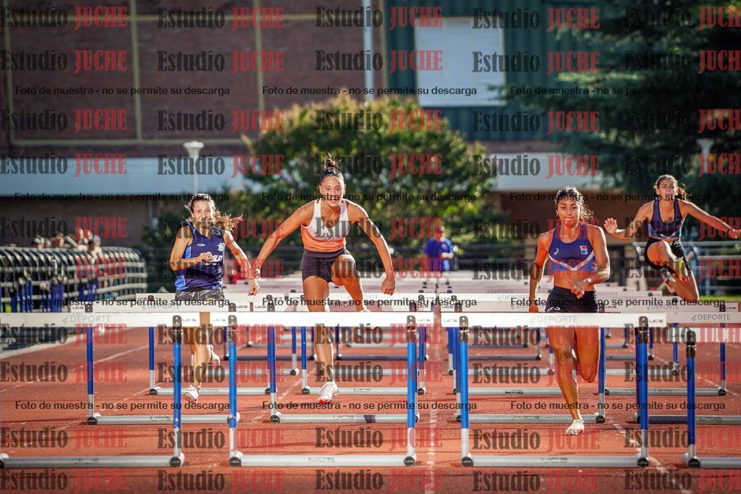 Fotos de los 100 m con vallas de mujeres - heptatlón 1