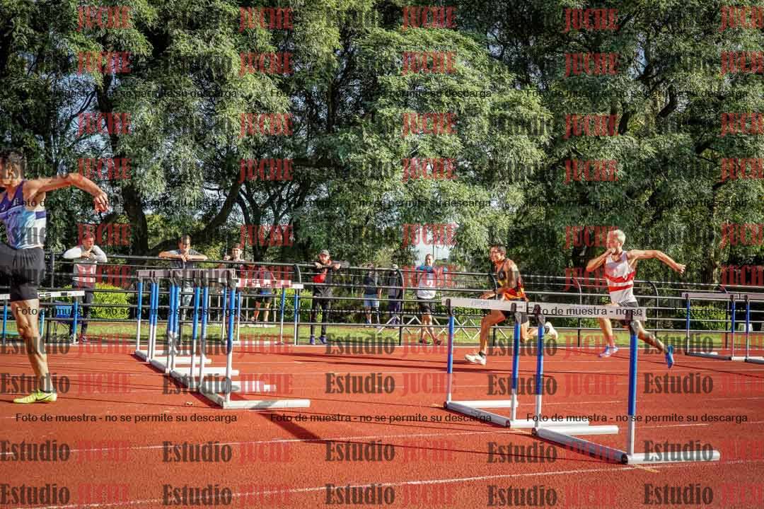 Fotos de los 110 m con vallas de varones - decatlón 6