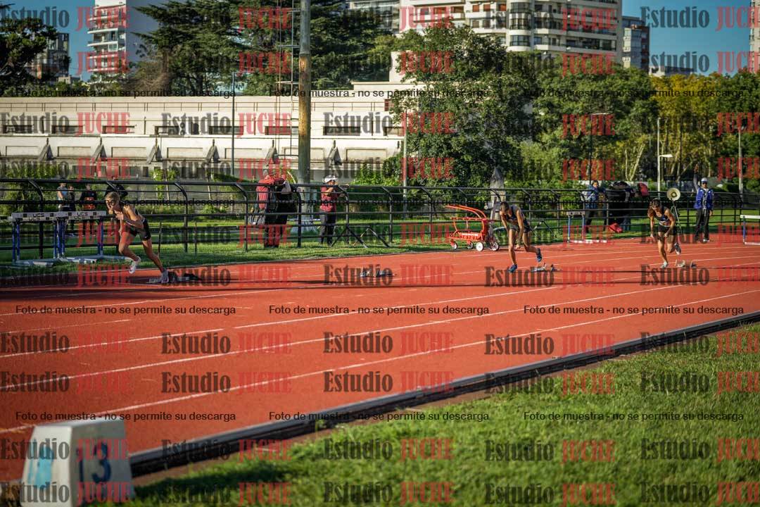 Fotos de los 295 m con vallas de mujeres