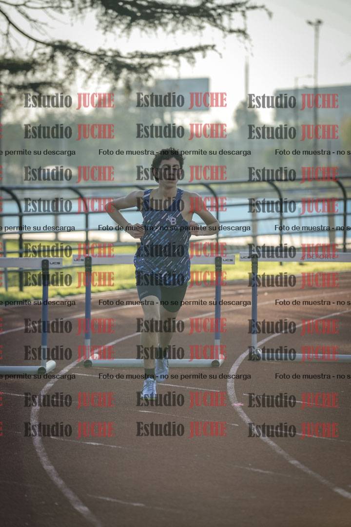 Fotos de los 295 m con vallas de varones