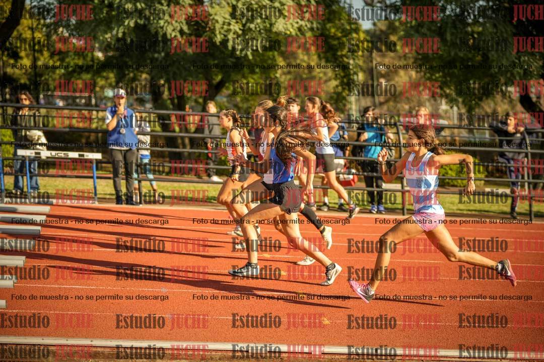 Fotos de los 80 m con vallas de mujeres - U16