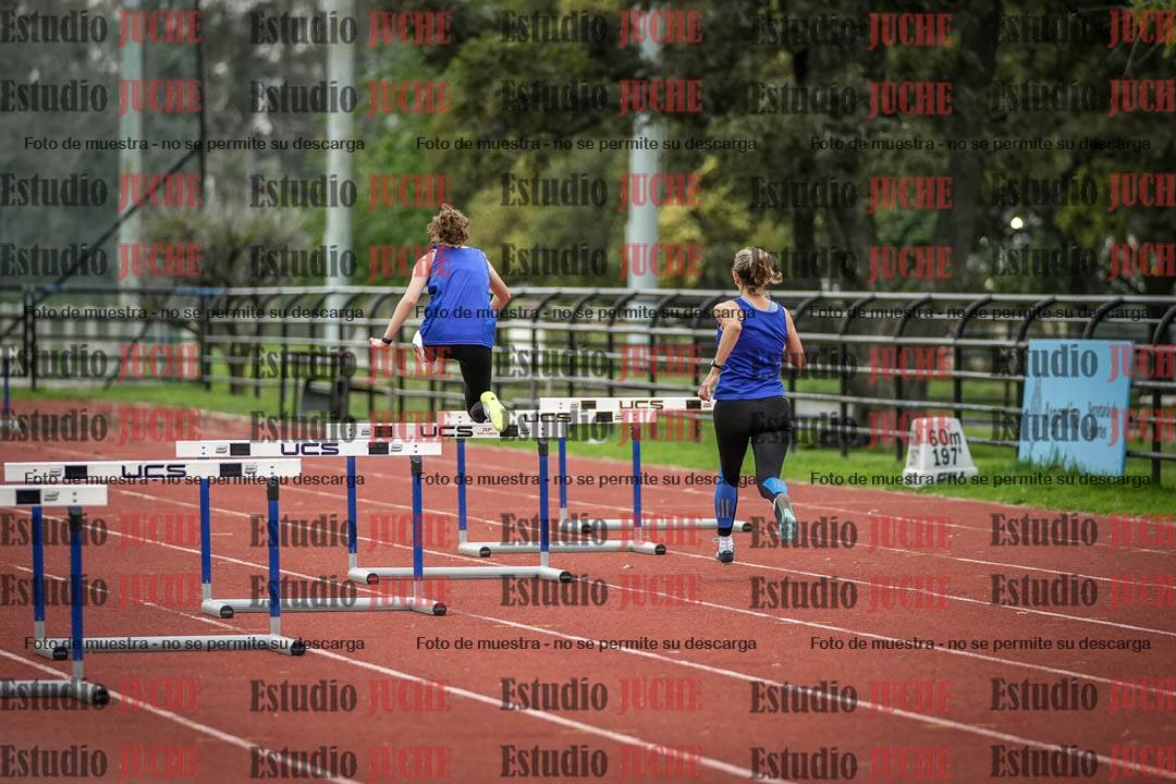 Fotos de los 295 m con vallas de mujeres - U16