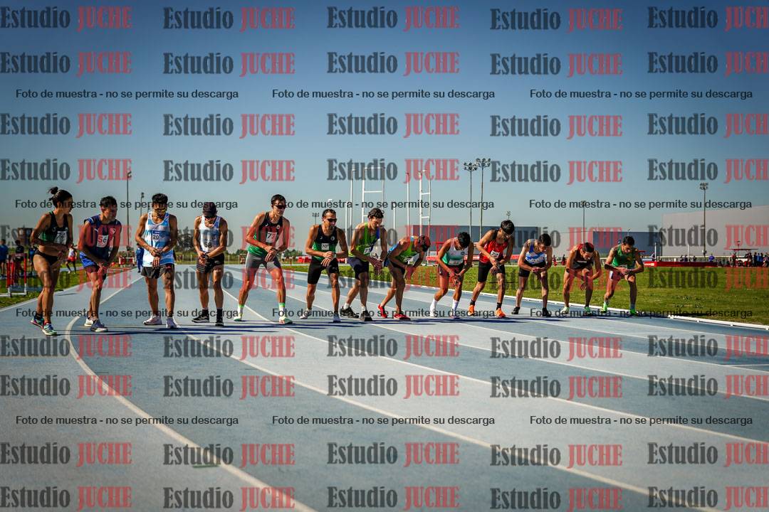 Fotos de los 5000 m de mujeres y varones - serie 1