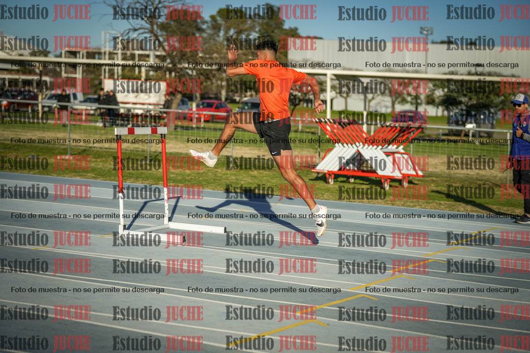Fotos de los 110 m con vallas de varones - decatlón 6