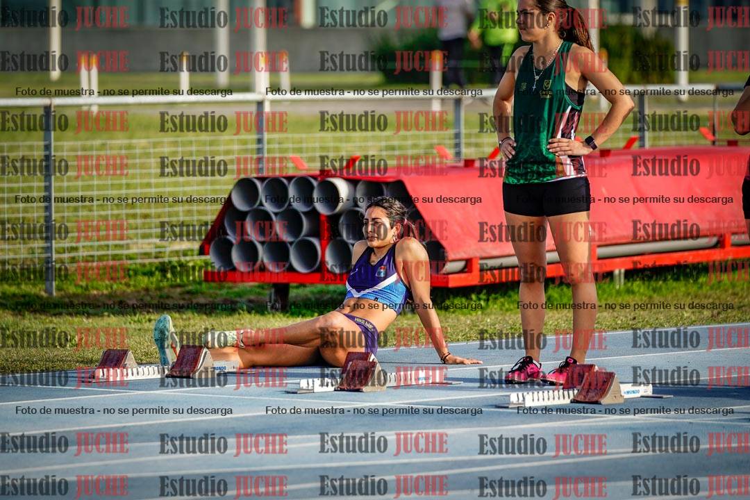 Fotos de los 100 m con vallas de mujeres - heptatlón 1