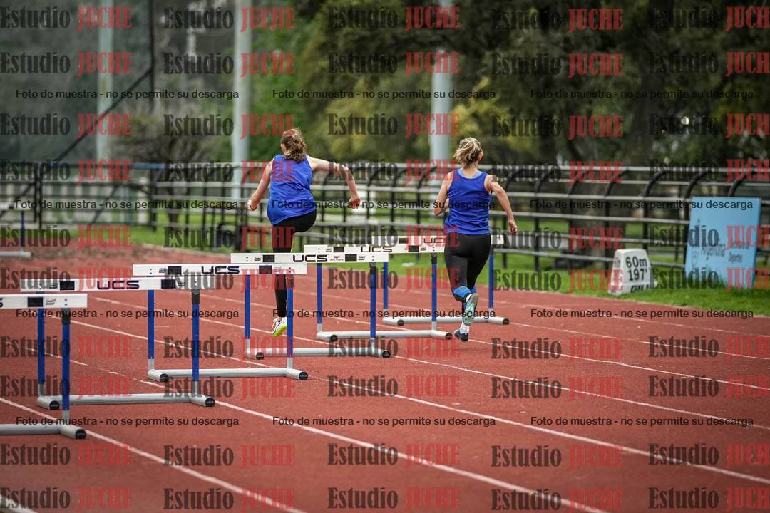 Fotos de los 295 m con vallas de mujeres - U16