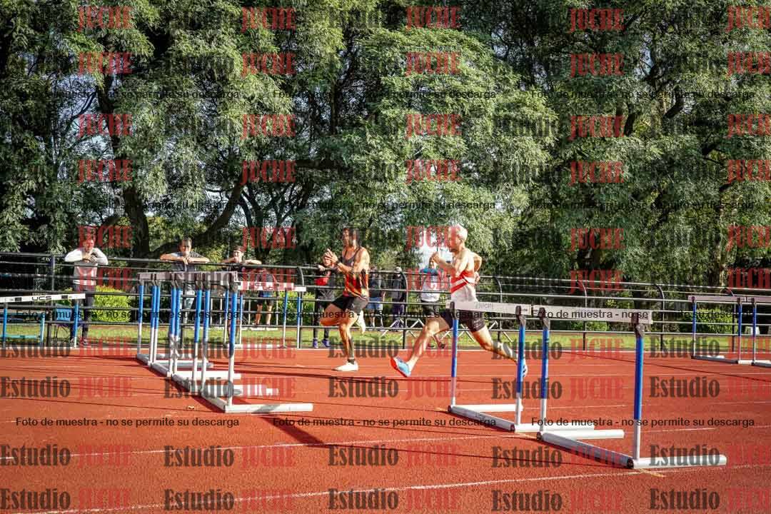 Fotos de los 110 m con vallas de varones - decatlón 6