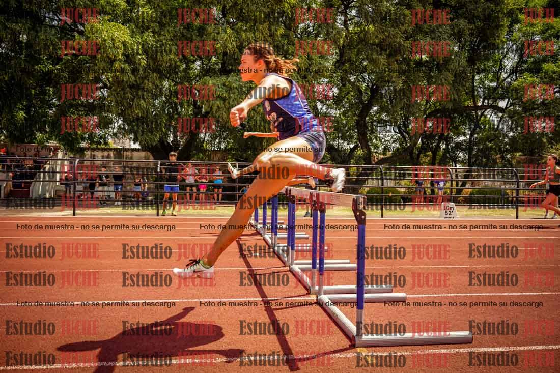 Fotos de los 100 m con vallas de mujeres