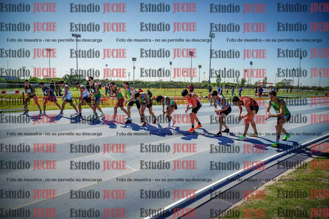 Fotos de los 5000 m de mujeres y varones - serie 1
