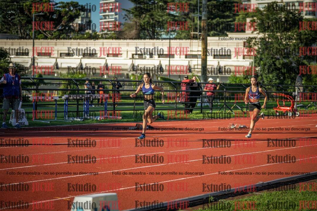 Fotos de los 295 m con vallas de mujeres
