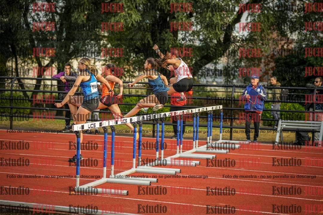 Fotos de los 100 m con vallas de mujeres - heptatlón 1