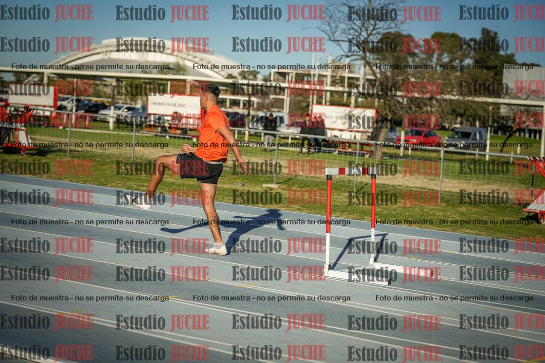 Fotos de los 110 m con vallas de varones - decatlón 6
