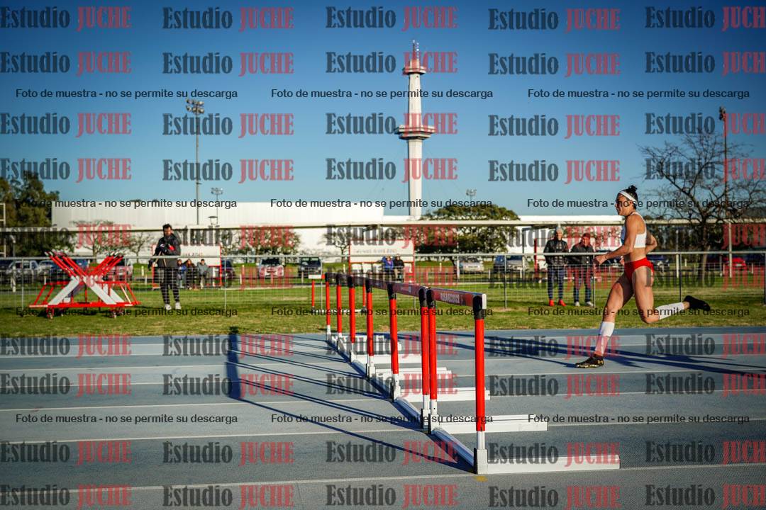 Fotos de los 100 m con vallas de mujeres - heptatlón 1