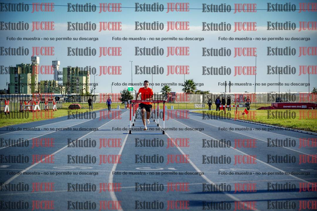 Fotos de los 110 m con vallas de varones - decatlón 6