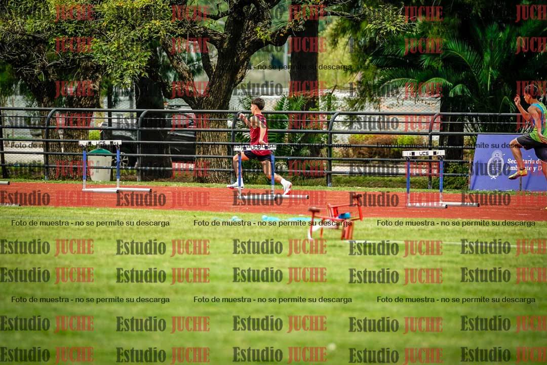 Fotos de los 295 m con vallas de varones