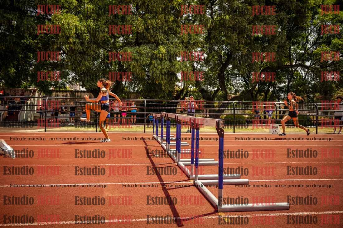 Fotos de los 100 m con vallas de mujeres