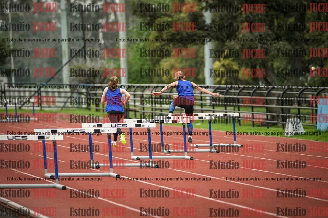 Fotos de los 295 m con vallas de mujeres - U16