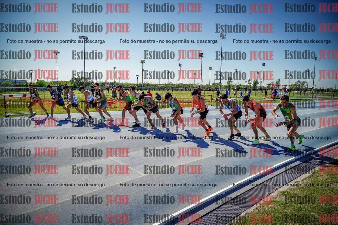 Fotos de los 5000 m de mujeres y varones - serie 1