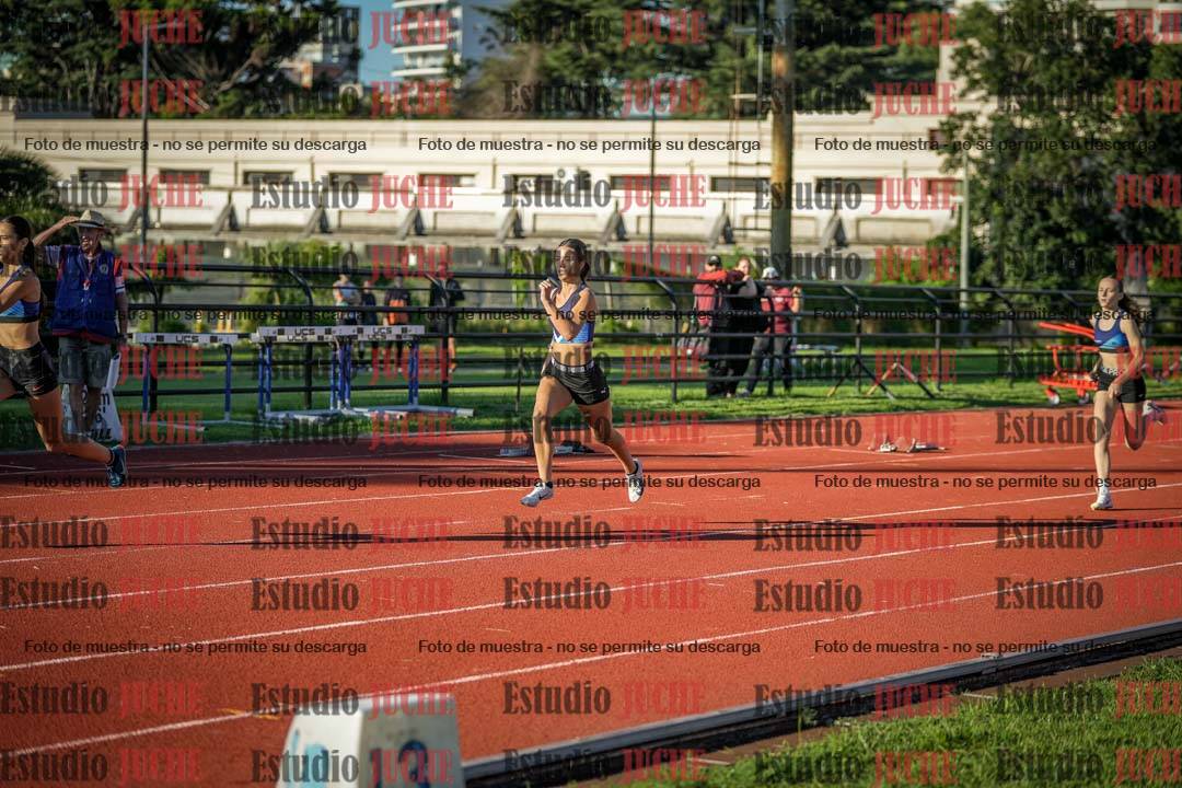 Fotos de los 295 m con vallas de mujeres