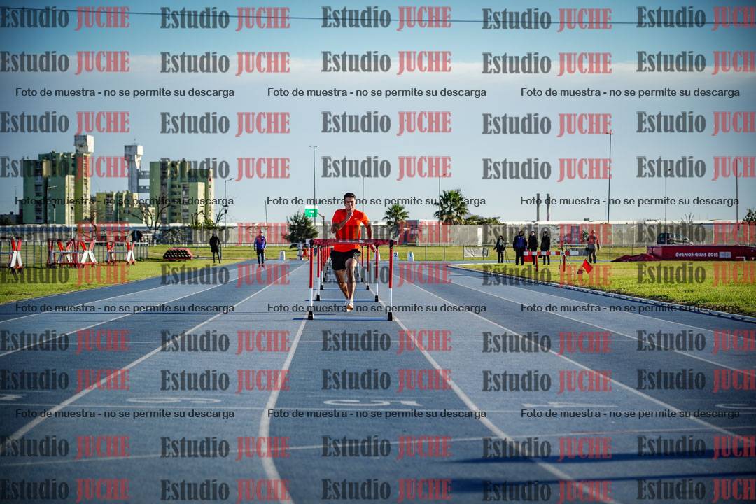 Fotos de los 110 m con vallas de varones - decatlón 6