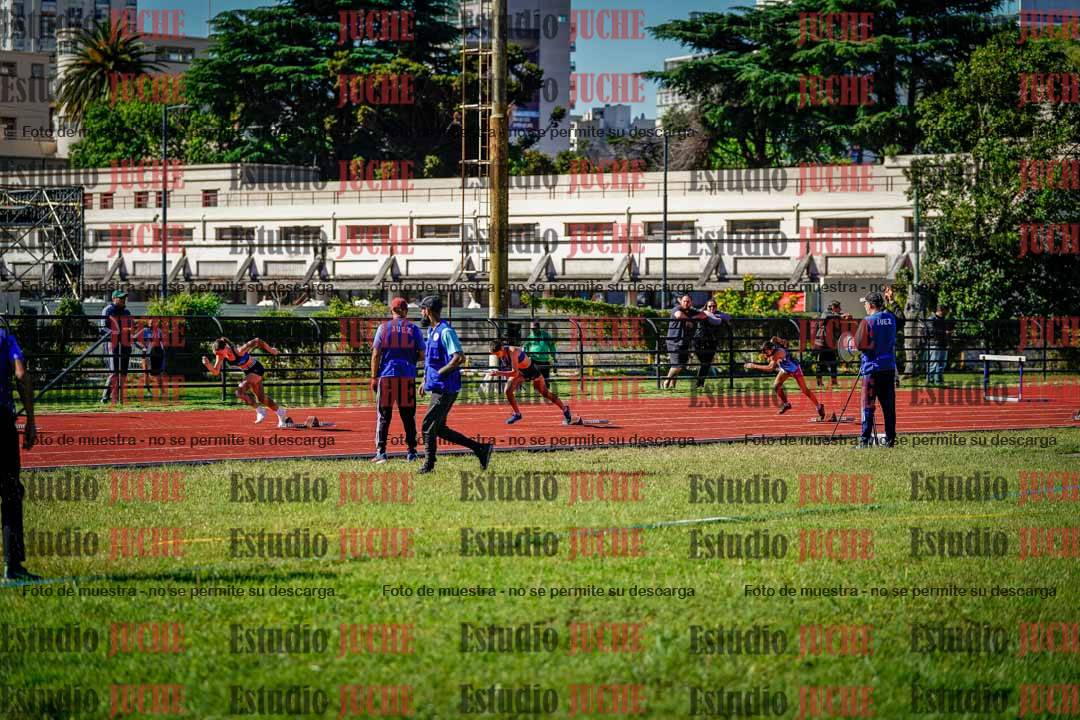 Fotos de los 295 m con vallas de mujeres