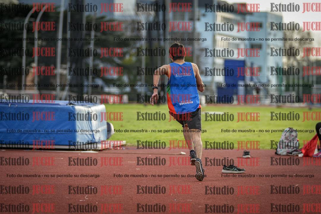 Fotos del salto en alto - todos los grupos