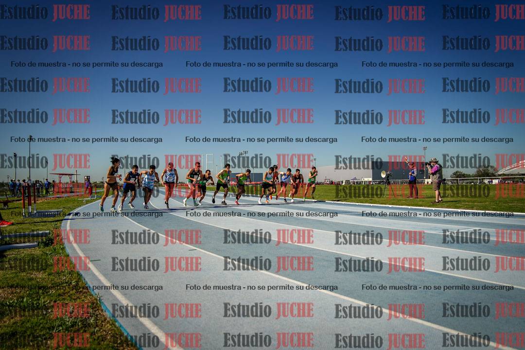 Fotos de los 5000 m de mujeres y varones - serie 1